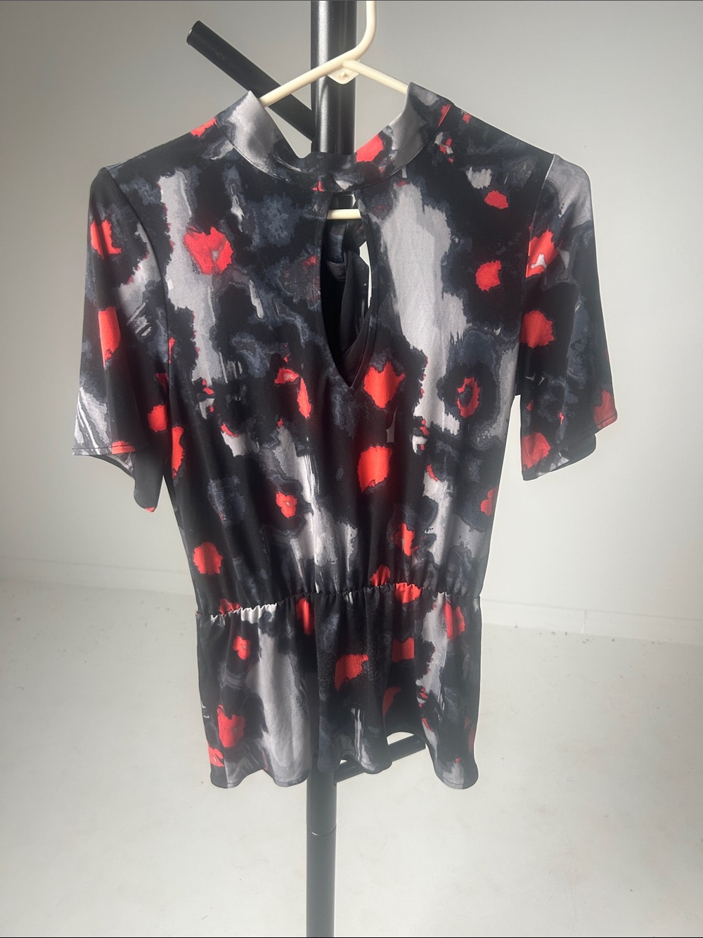 Abstract Red & Black Short Sleeve Peplum Top